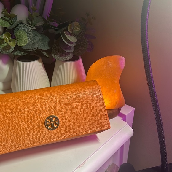 Tory Burch Accessories - New Tory Burch glasses case